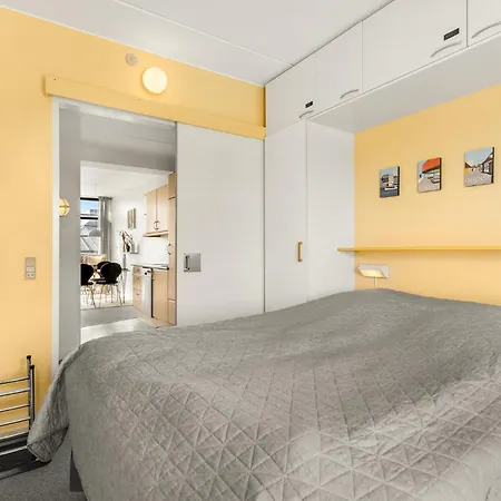 Bad, Lejl, 68 Apartamento